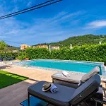 Villa Dolores Apartments