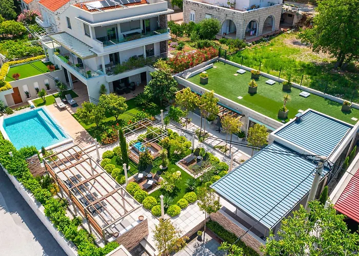 Villa Dolores Apartments